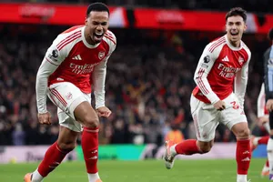 Khi Arteta phá dớp Emery và gửi thông điệp cho cuộc đua vô địch