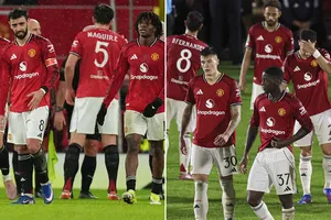 Mùa giải của Man United bị rút ngắn nhưng nỗi buồn thì nối dài
