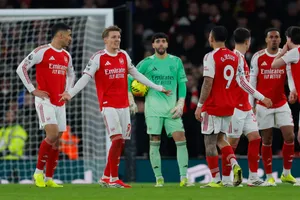 Khi những "Cyborg" Arsenal lỗi nhịp