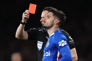 Chelsea chơi hay nhưng không tiến xa vì nhận nhiều thẻ 