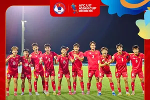 Tấm vé World Cup và hành trình của những người trẻ không biết sợ