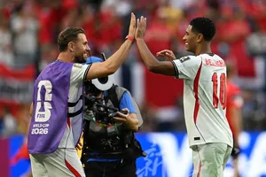Jordan Henderson (trái) tại World Cup 2026. Ảnh THX