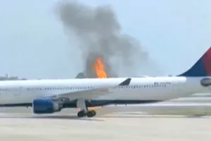 CNN: Máy bay A330 bị cháy ở sân bay Orlando