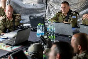 Thiếu tướng Rafi Milo (trái), Tư lệnh Bộ chỉ huy miền Bắc, tham gia một cuộc tập trận ở miền bắc Israel. Ảnh: Times of Israel