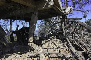 Hiện trường đổ nát tại Viện nghiên cứu khoa học Venezuela ở bang Miranda sau vụ tấn công của Mỹ ngày 3-1. Ảnh: THX