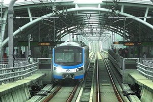 T.T.D 地铁1号线（滨城-仙泉）正在研究延伸至隆城机场。 