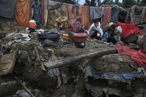 巴基斯坦洪災，至少313人喪生150人失蹤。