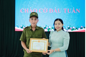 对及时救起落水学生的基层治安力量成员予以奖励 