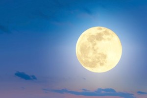 今年中秋满月是一轮“超级月亮”