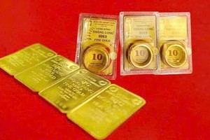 10月20日上午越南国内每两金片卖出价挂牌在1亿5000万元。图自tienphong.vn 