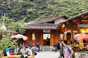 宣光省苗旺乡帕维社群旅游村每年秋冬季节通常吸引众多游客。 