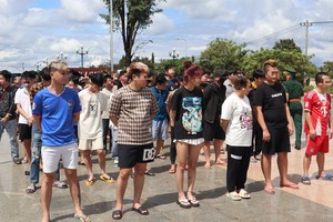 柬埔寨与越南职能机关办理65名越南公民移交接收手续。 