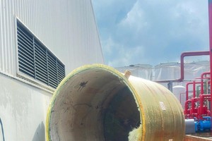 储罐爆炸现场。 