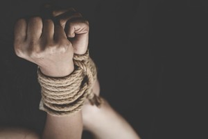 尼日利亚一女子中学遭袭 数十名学生被绑架