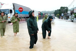 政府副总理胡国勇：必要时将调动直升机疏散灾民