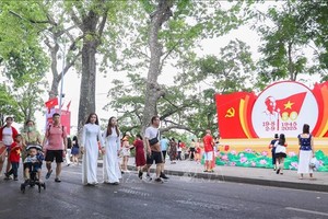 河内旅游业游客量与营业收入保持强劲增势。 