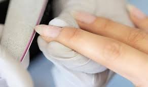 美甲虽美 却暗藏风险