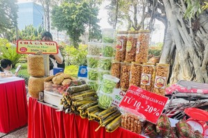 各种肉卷都涨价。 