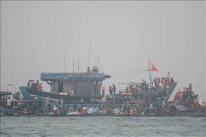  全力搜寻失踪遇难者。