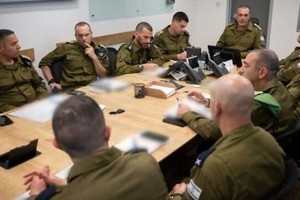  以色列国防军总参谋部向以色列北部发射黎巴嫩导弹后召开的会议。图：以色列国防军 