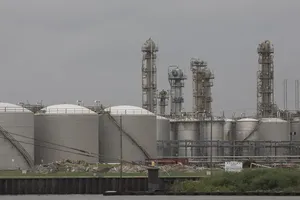 美国德克萨斯州拉波特的一家炼油厂。