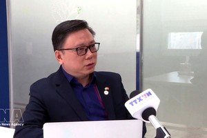 旅韩越南人总会主席陶俊雄接受采访。 