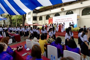 春和坊黎贵惇高中学校2025—2026学年十年级学生欢迎仪式。