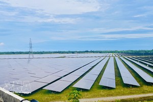 太阳能发电系统。