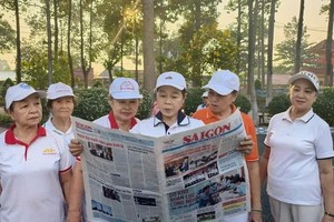  将《西贡解放报》配送到基层