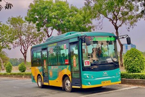 170号巴士线连接胡志明市国立大学各成员院校、宿舍、图书馆、大学生文化宫及地铁站于3月已投入运营。