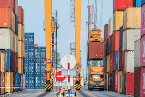 海防市南廷宇港。