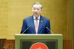 党中央总书记苏林致辞。 