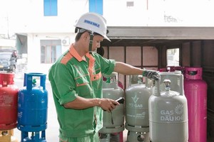 自4月13日起，每瓶12公斤装燃气下调2万至3万元