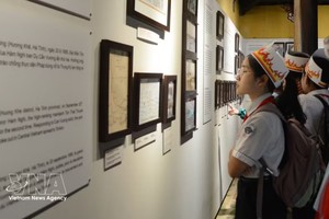 学生了解咸宜帝生平。