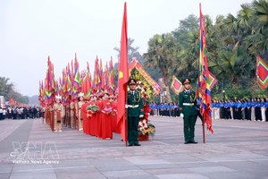 迎轿队准备前往义岭山祭祀各位雄王。 