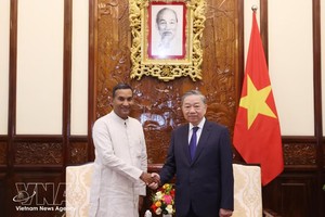 党中央总书记、国家主席苏林会见斯里兰卡驻越南大使波希塔·佩雷拉。