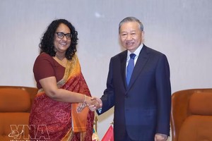 党中央总书记、国家主席苏林会见斯里兰卡总理哈里尼·阿马拉苏里亚。