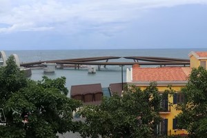 富国岛吻桥是著名旅游目的地之一。