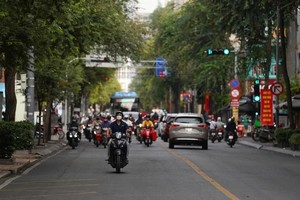 胡志明市中心区多条道路实施交通调整。