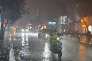  原旧邑地区出现大雨。