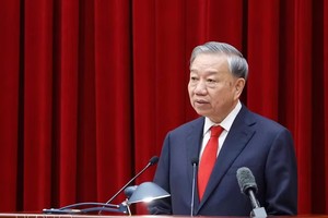 党中央总书记、国家主席苏林。 