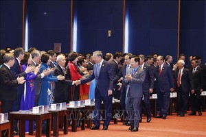 党中央总书记、国家主席苏林与党、国家领导和原领导出席越南工会“十四次”大会隆重会议。