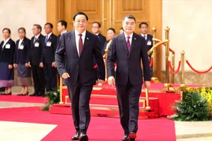 政府总理黎明兴主持仪式 欢迎老挝总理宋赛·西潘敦到访