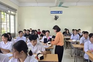 加大对偏远地区及少数民族地区考生的支持力度。