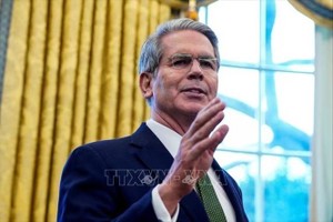 美国财政部长斯科特·贝森特在白宫发表讲话。