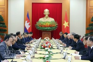 党中央总书记苏林会见柬埔寨人民党主席、柬埔寨参议院主席洪森（2025年9月1日）。