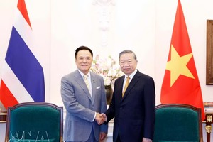 党中央总书记、国家主席苏林会见泰国总理阿努廷·参威拉军。