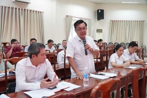  那蓧坊选民建议解决交通问题，并加强向基层下放权力。