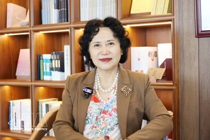 中国深圳大学原党委副书记、中国经济特区研究中心主任、深圳大资深教授陶一桃。