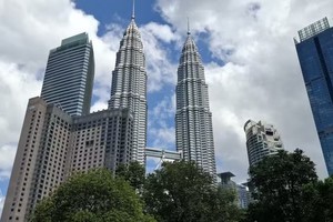 位于马来西亚首都吉隆坡的国油双峰塔。